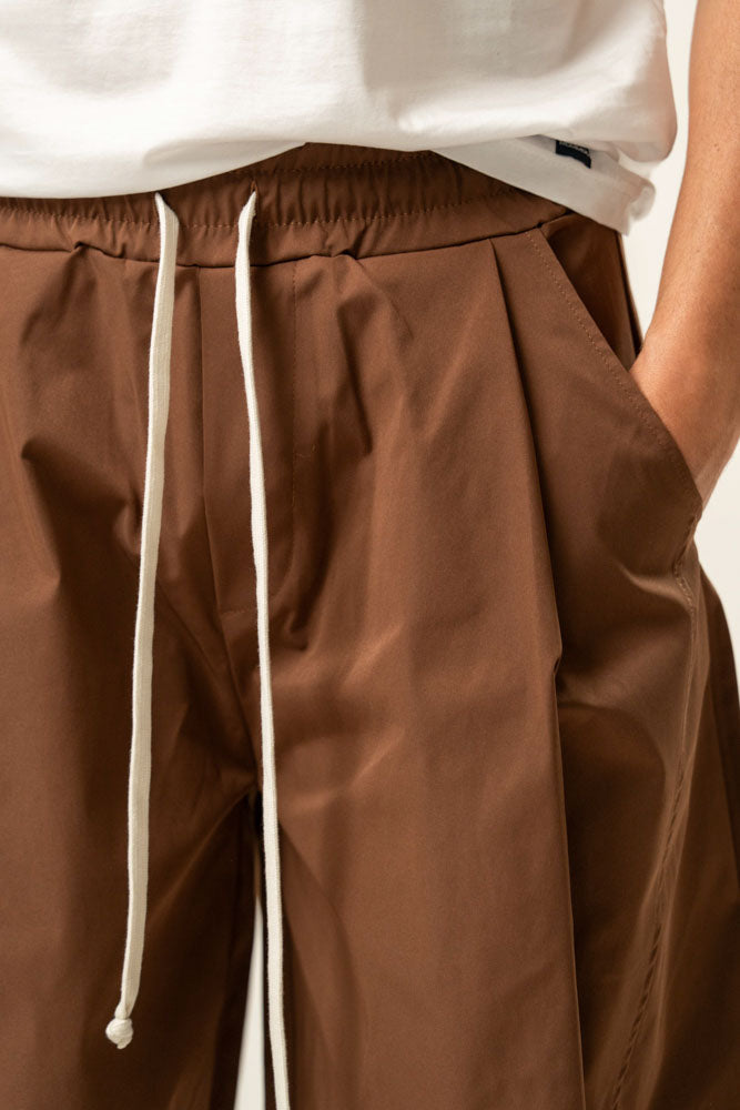 Pantaloni corti con laccio lungo