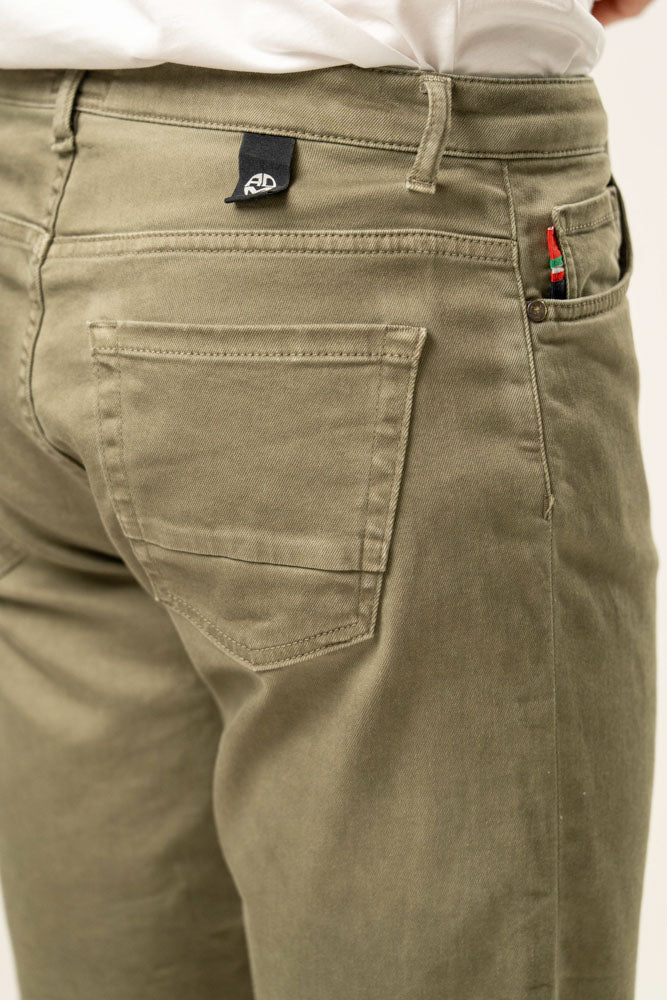 Pantalone corto 100% cotone con ricamo