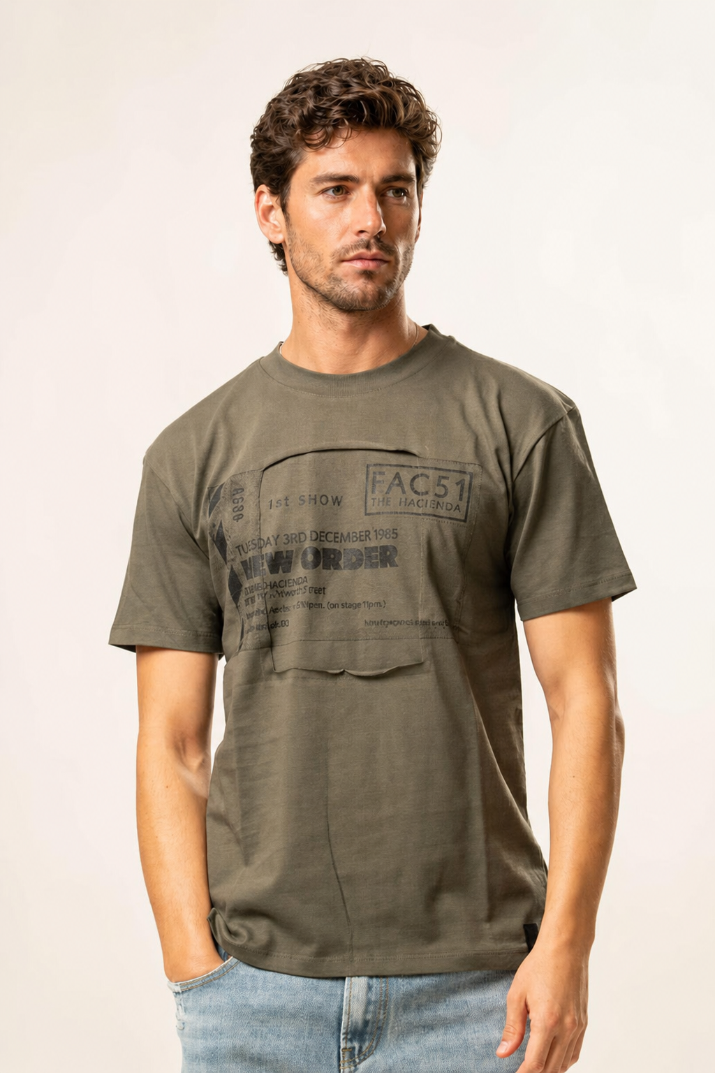 T-shirt con disegno centrale
