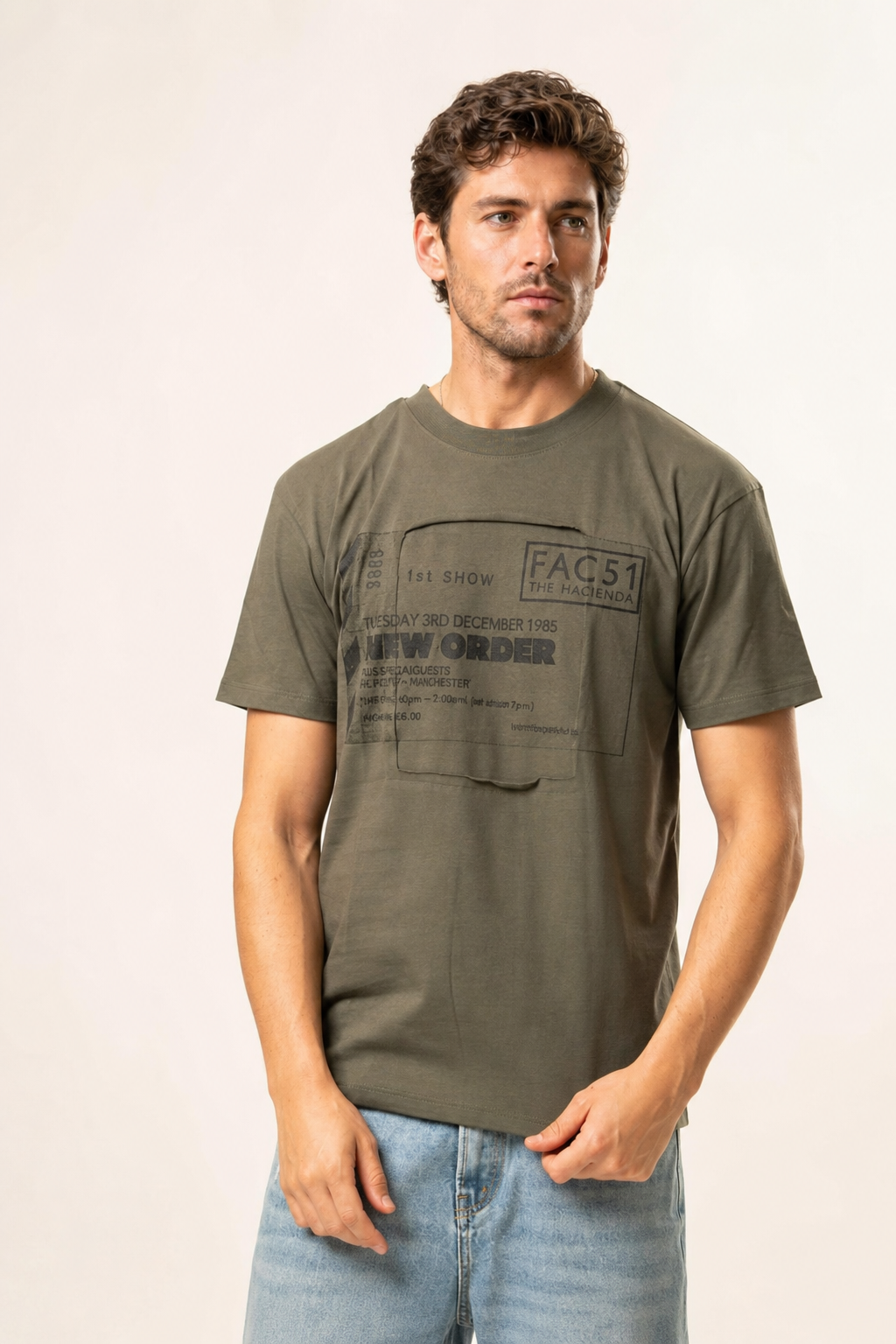 T-shirt con disegno centrale