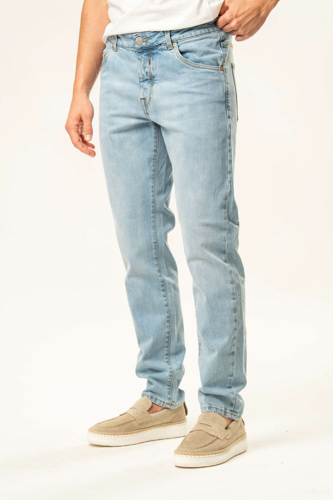 Pantaloni di jeans semplici