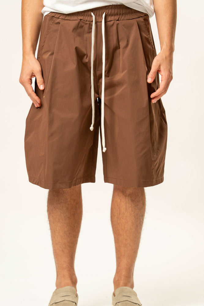 Pantaloni corti con laccio lungo