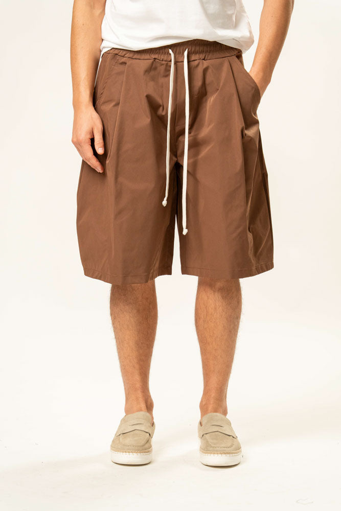 Pantaloni corti con laccio lungo