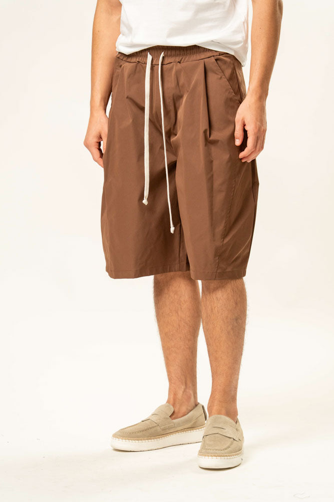 Pantaloni corti con laccio lungo