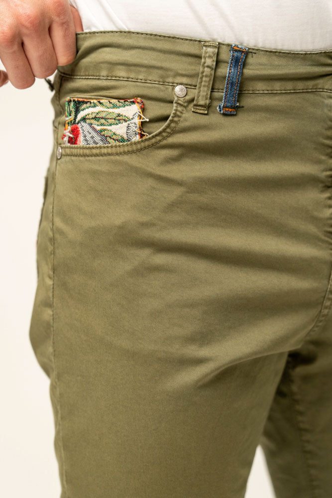 Pantalone corto 100% cotone con ricamo