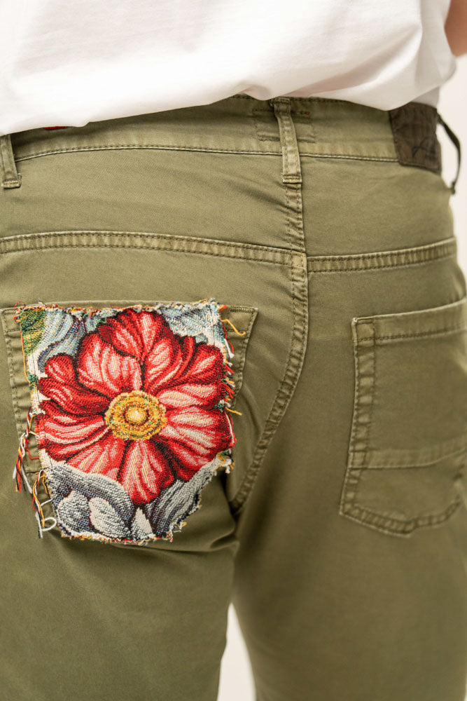 Pantalone corto 100% cotone con ricamo
